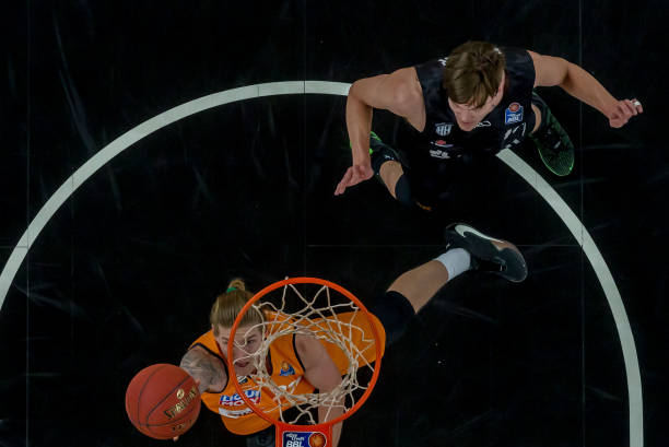 让勇士在关 让勇士在关