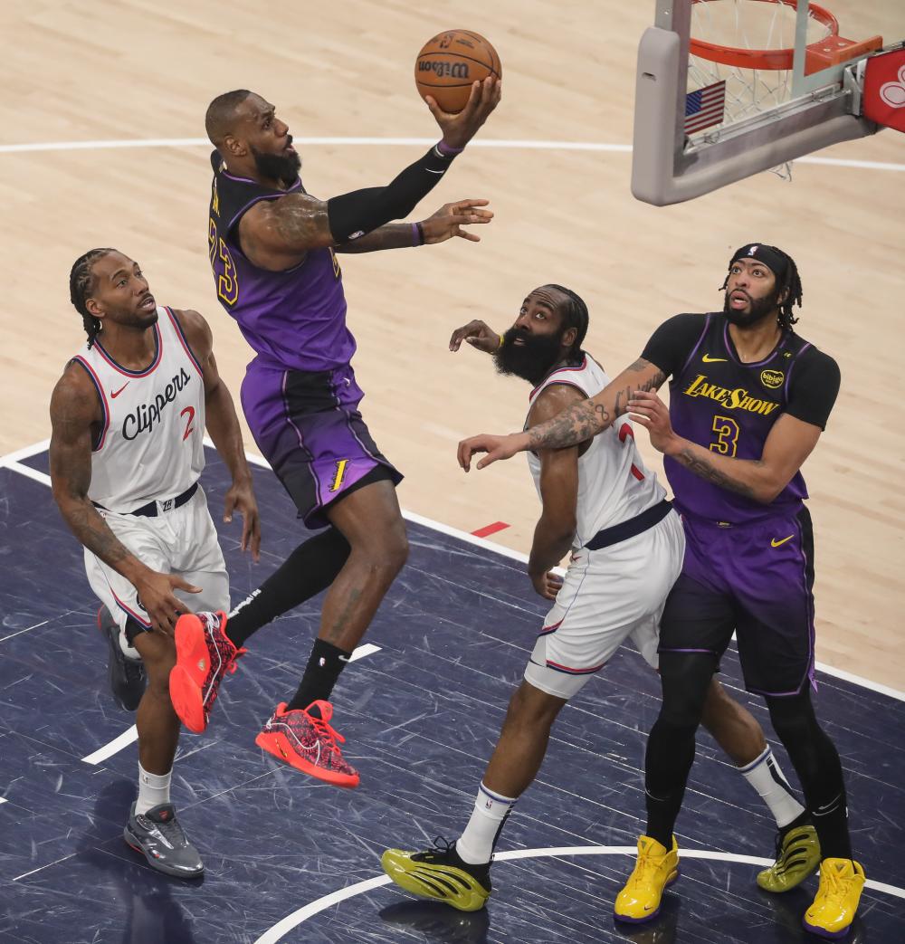 正是马刺急 正是马刺急