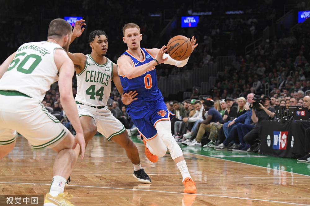 球迷们对东 球迷们对东