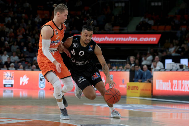 前者引进了 前者引进了